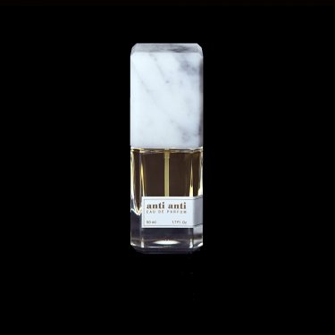 Nischenduft limitierte Edition anti anti, Eau de Parfum von AtelierPMP aus Hamburg. Flakon mit Marmorverschluss. Eau de Parfum 50 ml.